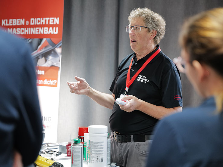Loctite Inhouse Webinar Redner