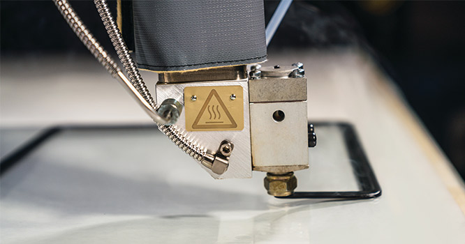 Nordson® Pro Bond™-System mit 3M™ VHB™ Extrudierbarem Klebeband GP